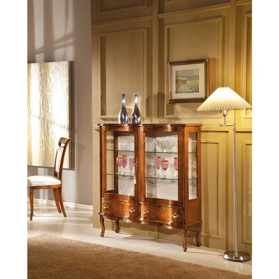 Barock Vitrine 2-türig Agosto mit Nussbaum Furnier^Wohnen Outlet