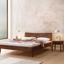 Bettgestell in 140x200 aus Nussbaum Massivholz - Vaslui^Wohnen Discount