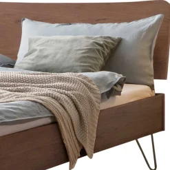 Doppelbett aus Nussbaum mit Stahlfüßen - Gedessa^Wohnen Clearance