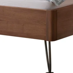 Doppelbett aus Nussbaum mit Stahlfüßen - Gedessa^Wohnen Clearance