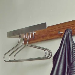 Elegante Hängegarderobe aus Eichenholz - Skowera^Wohnen Online