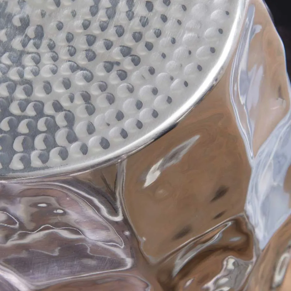 Fassförmiger Designtisch aus Aluminium - Herri^Wohnen Online