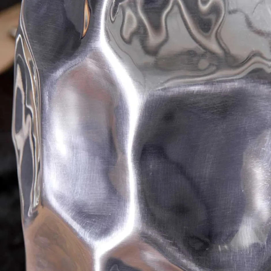 Fassförmiger Designtisch aus Aluminium - Herri^Wohnen Online