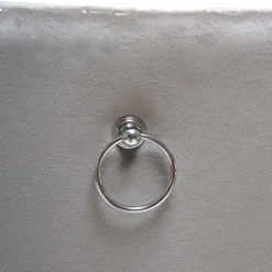 Wohnen Hellgrauer Polsterstuhl mit Knöpfen & Nieten - Hokulani