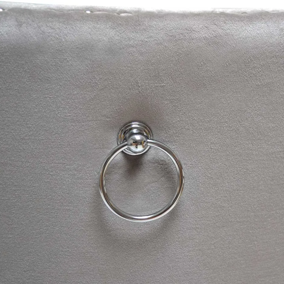 Wohnen Hellgrauer Polsterstuhl mit Knöpfen & Nieten - Hokulani