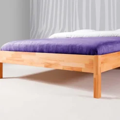 Wohnen Holzbett Middle aus Kernbuche Massivholz