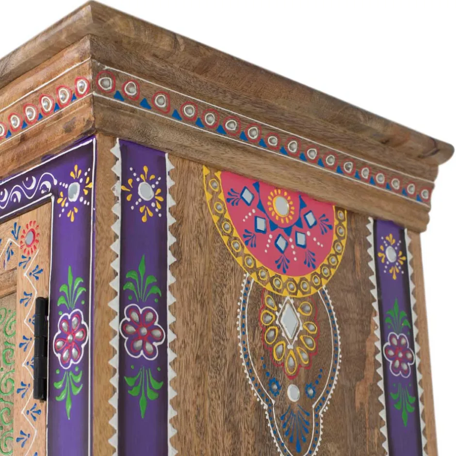 Holzschrank mit farbstarken Ornamentmustern - Ammie^Wohnen Online