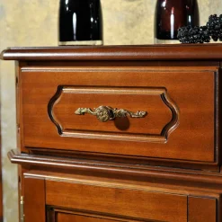 Klassische Kommode in Nussbaum - Uno^Wohnen