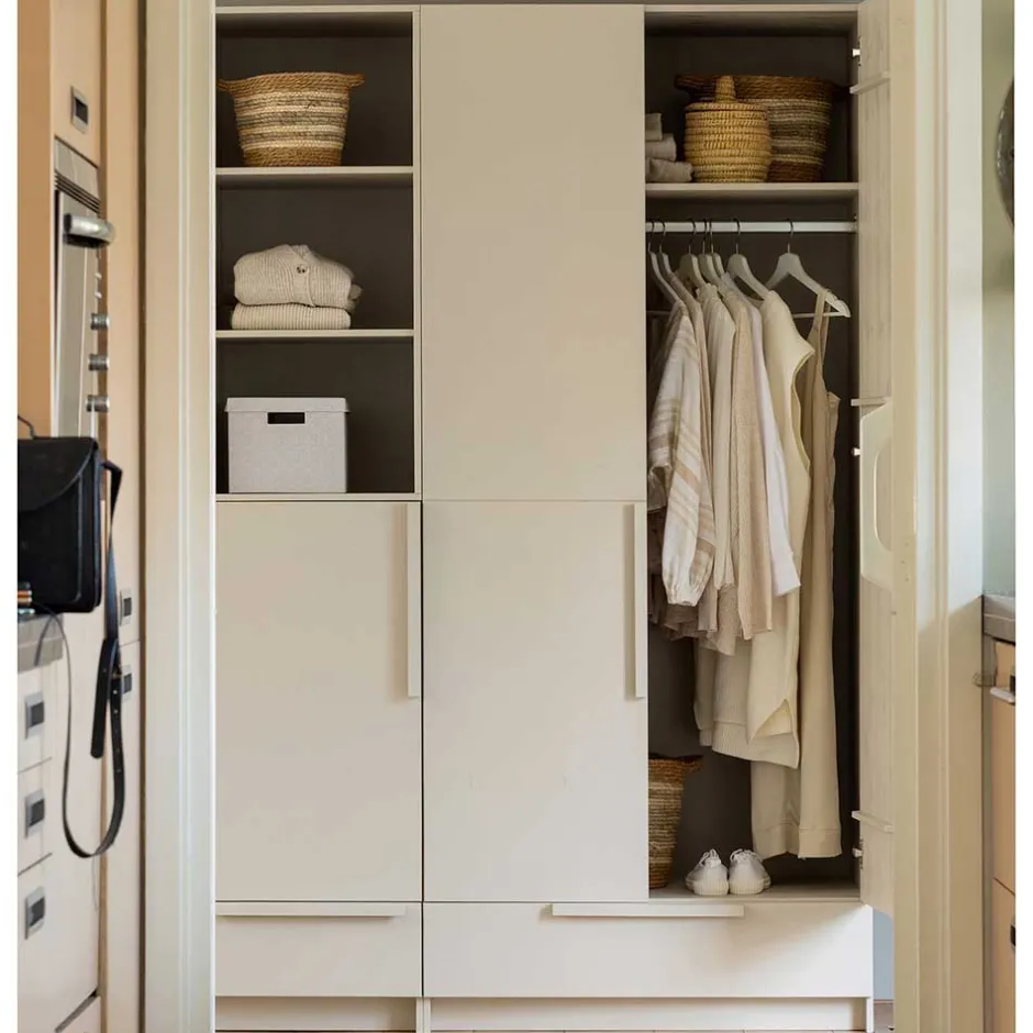 Wohnen Kleiderschrank in Hellgrau - Anela