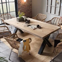 Markanter Esszimmertisch aus Recyclingholz Fichte - Giurgia^Wohnen Outlet