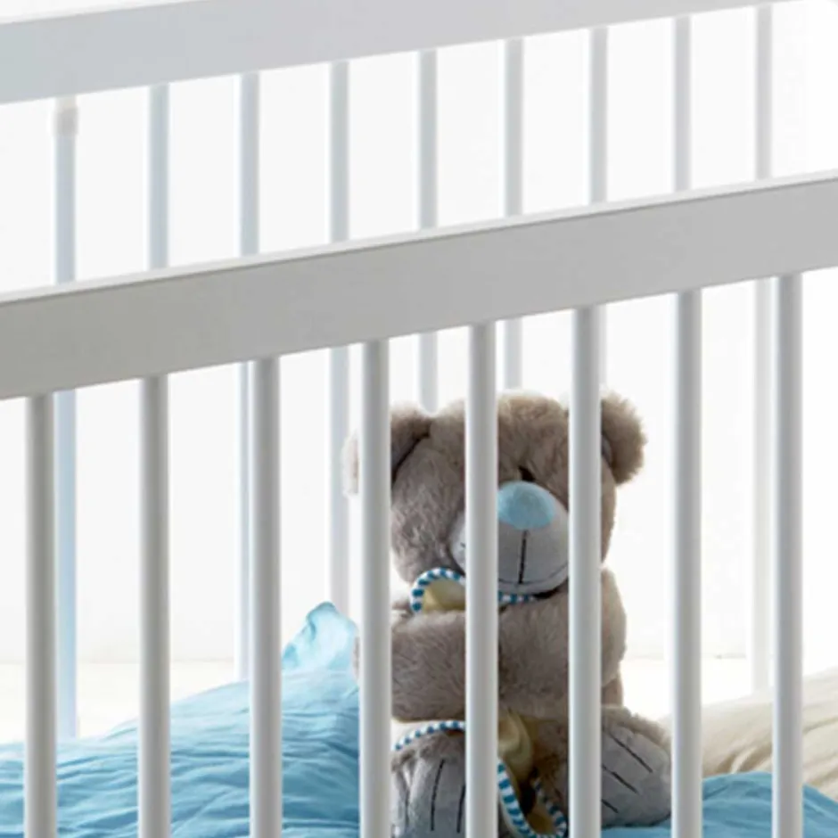 Wohnen Massivholz Babybett Narcisso in Weiß