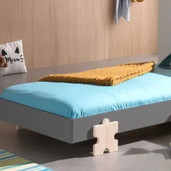 Modernes Kinderbett mit Füßen im Puzzle Design - Carisma^Wohnen Best