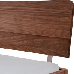 Nussbaum Holzbett für zwei Personen - Lerchona^Wohnen Clearance