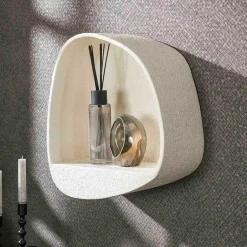 Organisches Hängeregal aus Marmorkomposit - Mayo^Wohnen