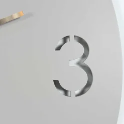 Runde Uhr in Taupe aus Stahl - Bombasti^Wohnen Hot