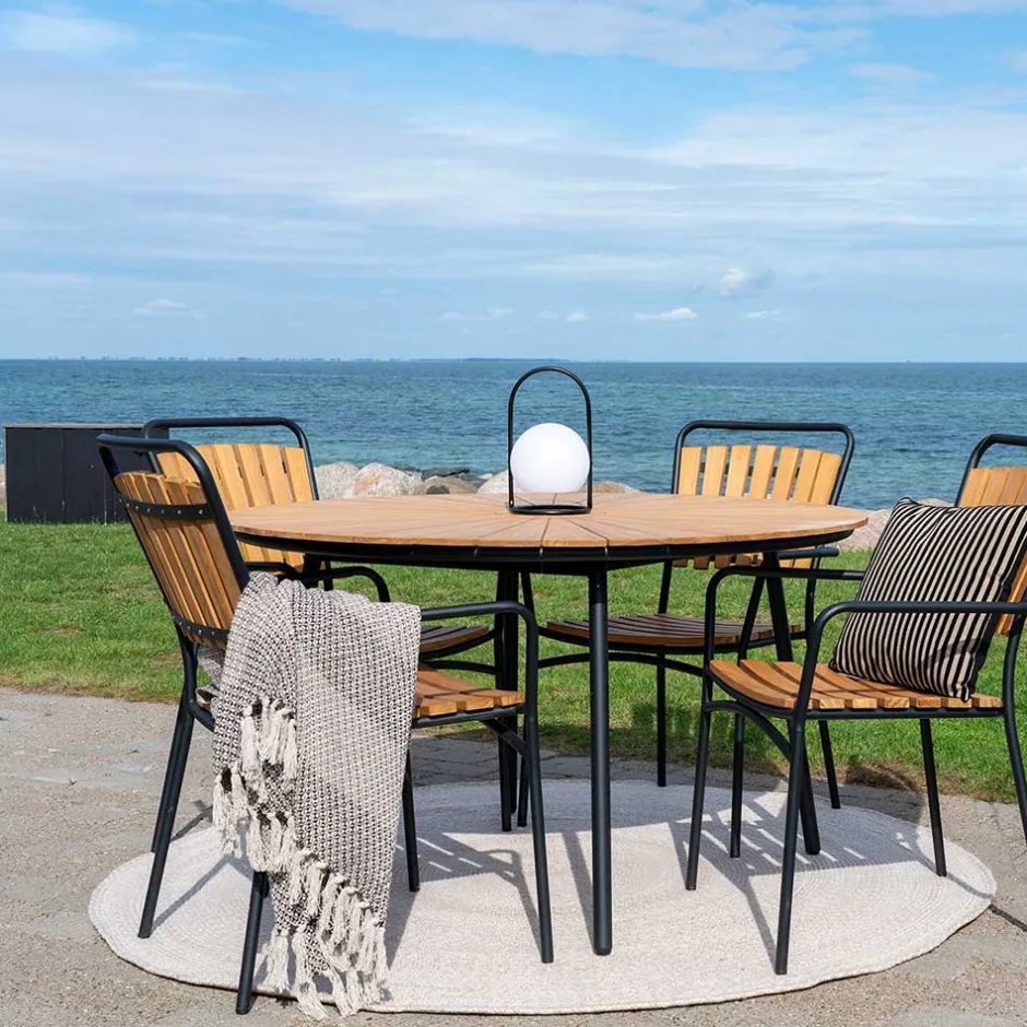 Scandi Chic Gartentisch aus Teak Massivholz - Farmer^Wohnen New