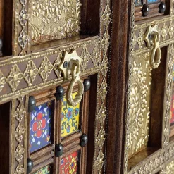 Wohnen Schrank im Orient Design mit bunten Kacheln - Danascov