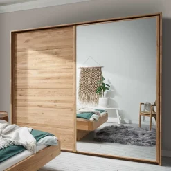 Schwebetürenschrank aus Wildeiche mit Spiegel - Divnoi^Wohnen New