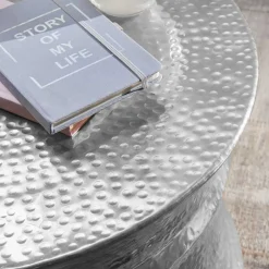 Wohnen Silberfarbener Couchtisch aus Aluminium - Lucaz