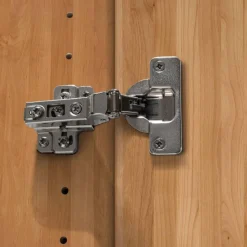 Wohnen Teilmassiver Schrank mit sieben Türen - Hung