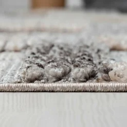 Teppich mit geometrischem Muster - Ellis^Wohnen