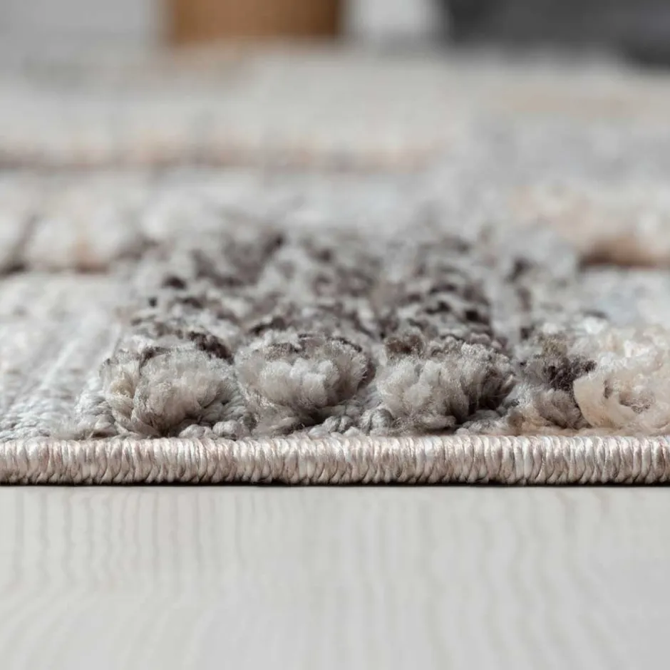 Teppich mit geometrischem Muster - Ellis^Wohnen