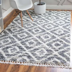 Wohnen Teppich mit handgeflochtenen Fransen in Creme und Grau - Juwan