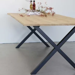 Tisch mit Eichenplatte mit Naturkante - Ensenada^Wohnen Hot