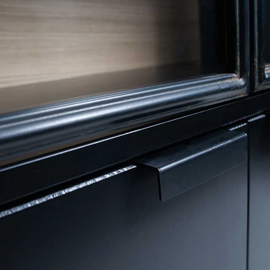 Vitrinenschrank in Kiefer und Schwarz - Angoro^Wohnen Outlet