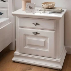 Weiße Nachtkommode im Country Style - Beato^Wohnen