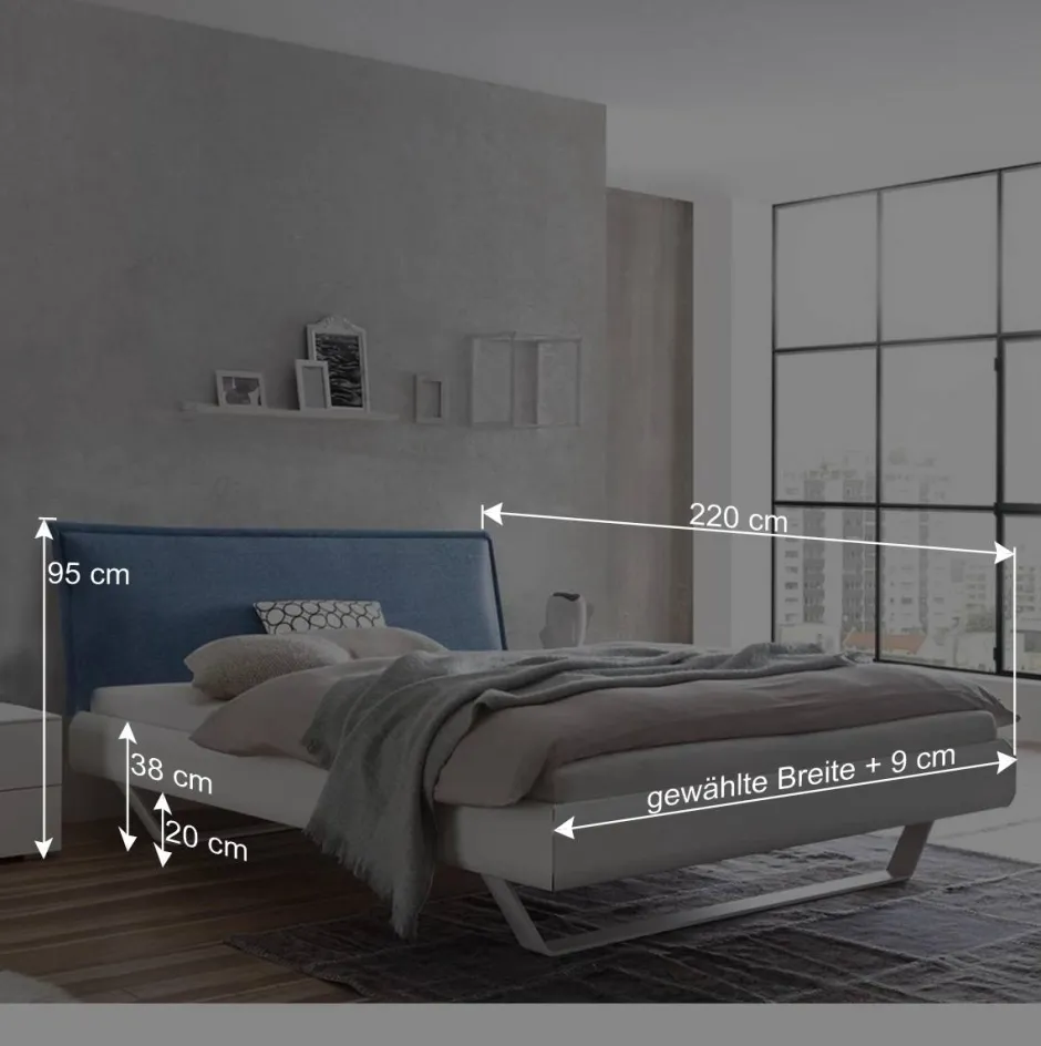 Weißes Designbett mit Polsterkopfteil in Blau - Giralna^Wohnen Online